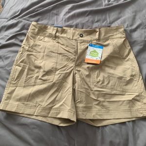 Women’s NWT Columbia shorts